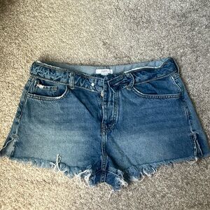 Forever 21 fringe button up jean shorts sz 29